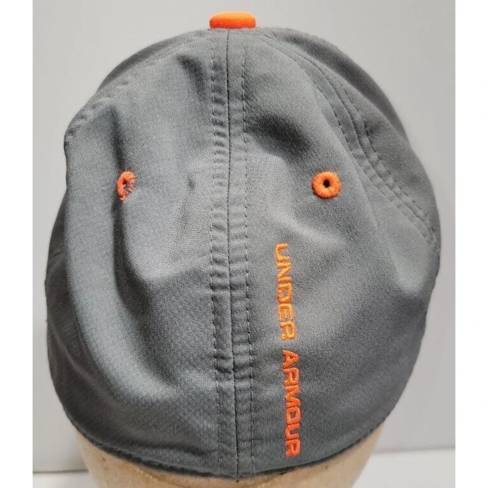 Under Armour Hat Youth Size Sm/Md Small/Medium fitted cap/hat